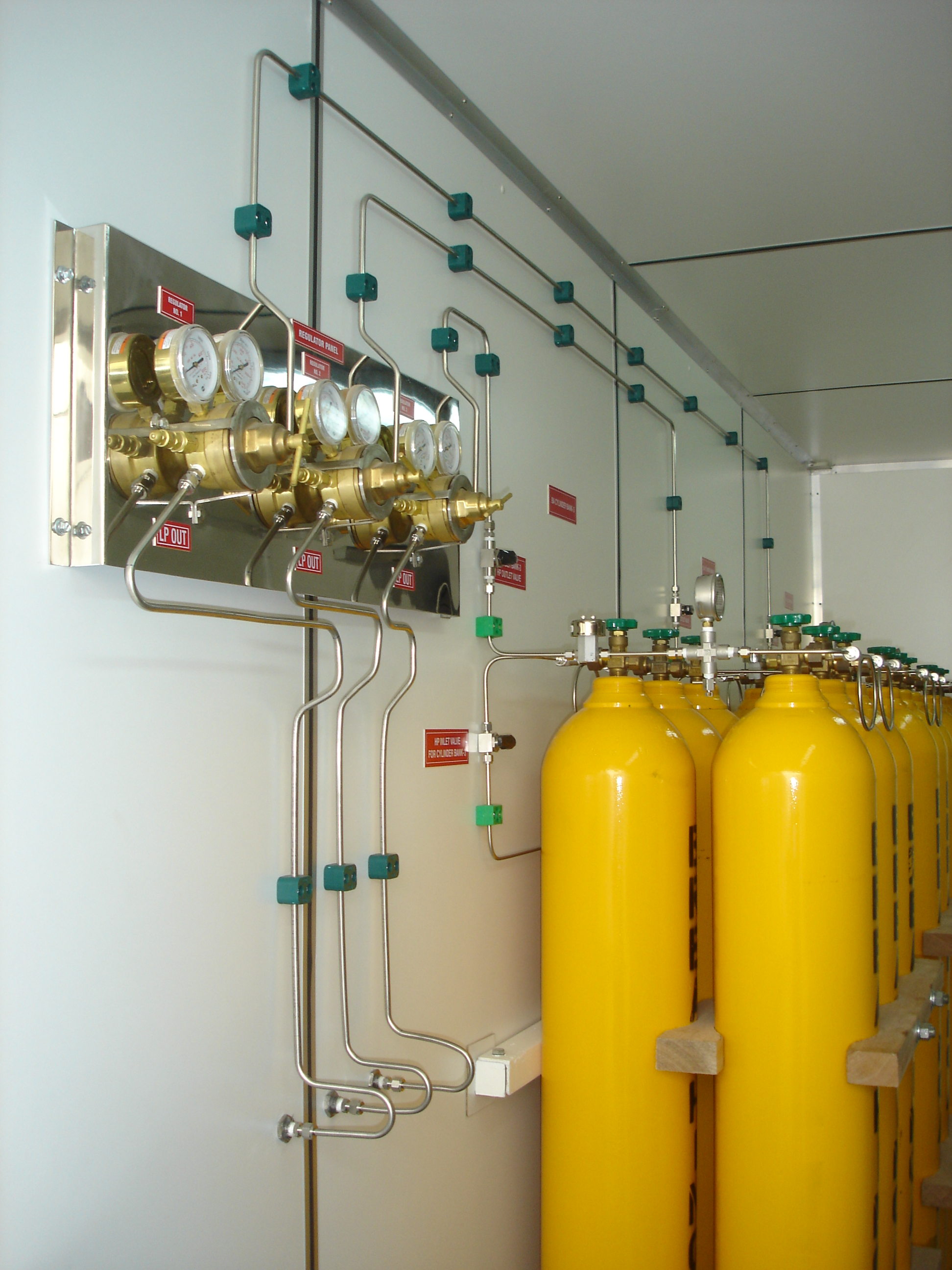 breathing air cascade system